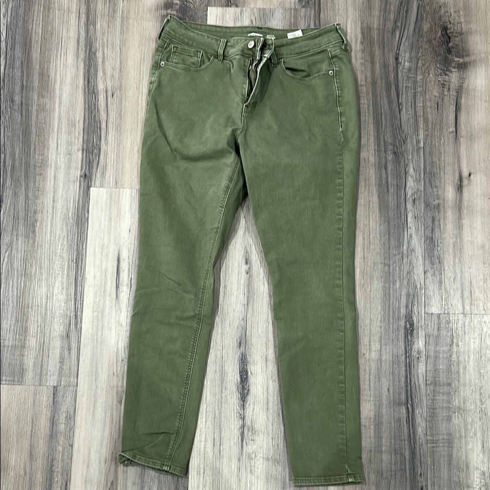 Old Navy Olive Rockstar Super Skinny Jeans